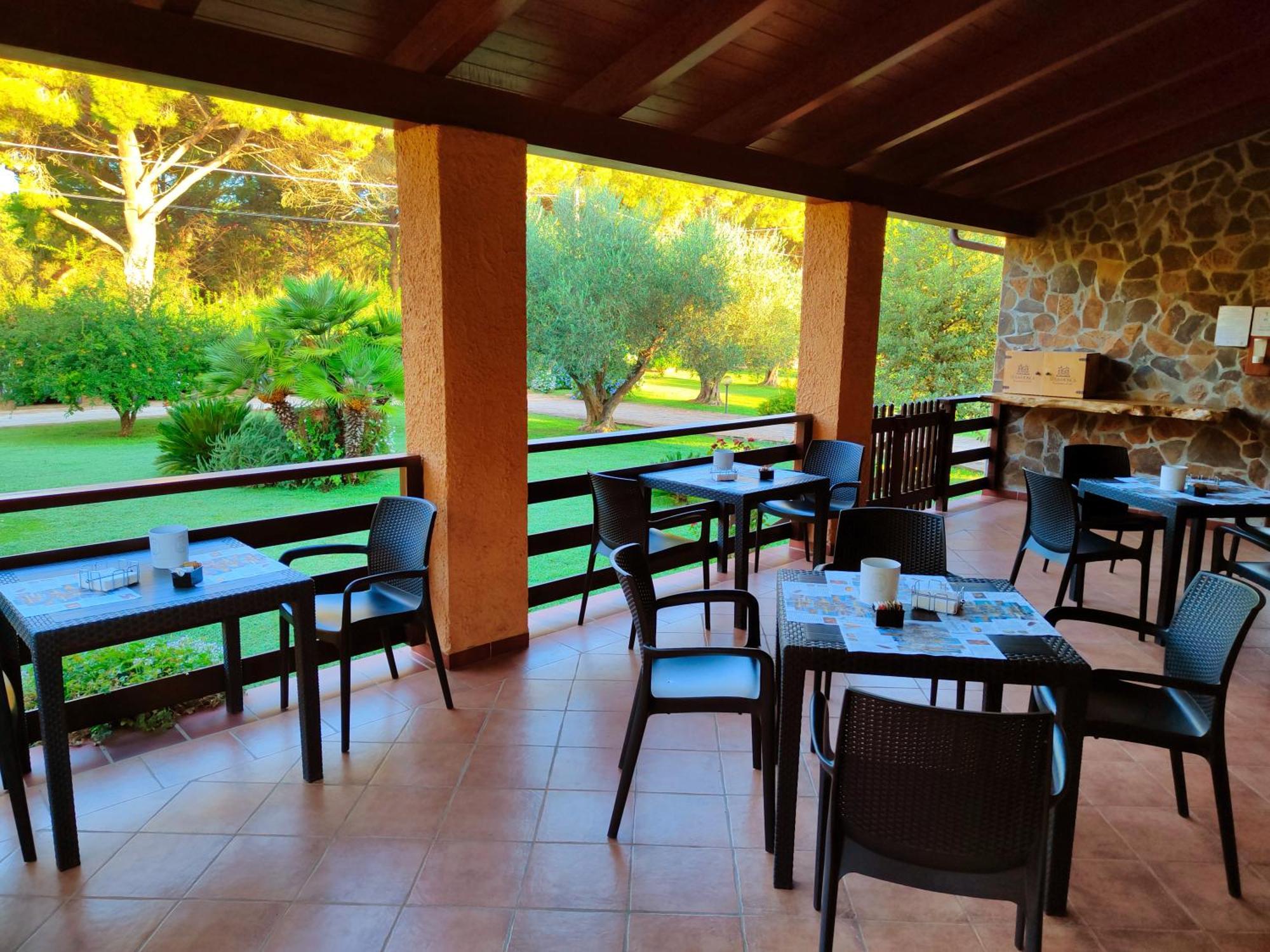 Nuraghe Bianco Bed & Breakfast Santa Maria la Palma Dış mekan fotoğraf