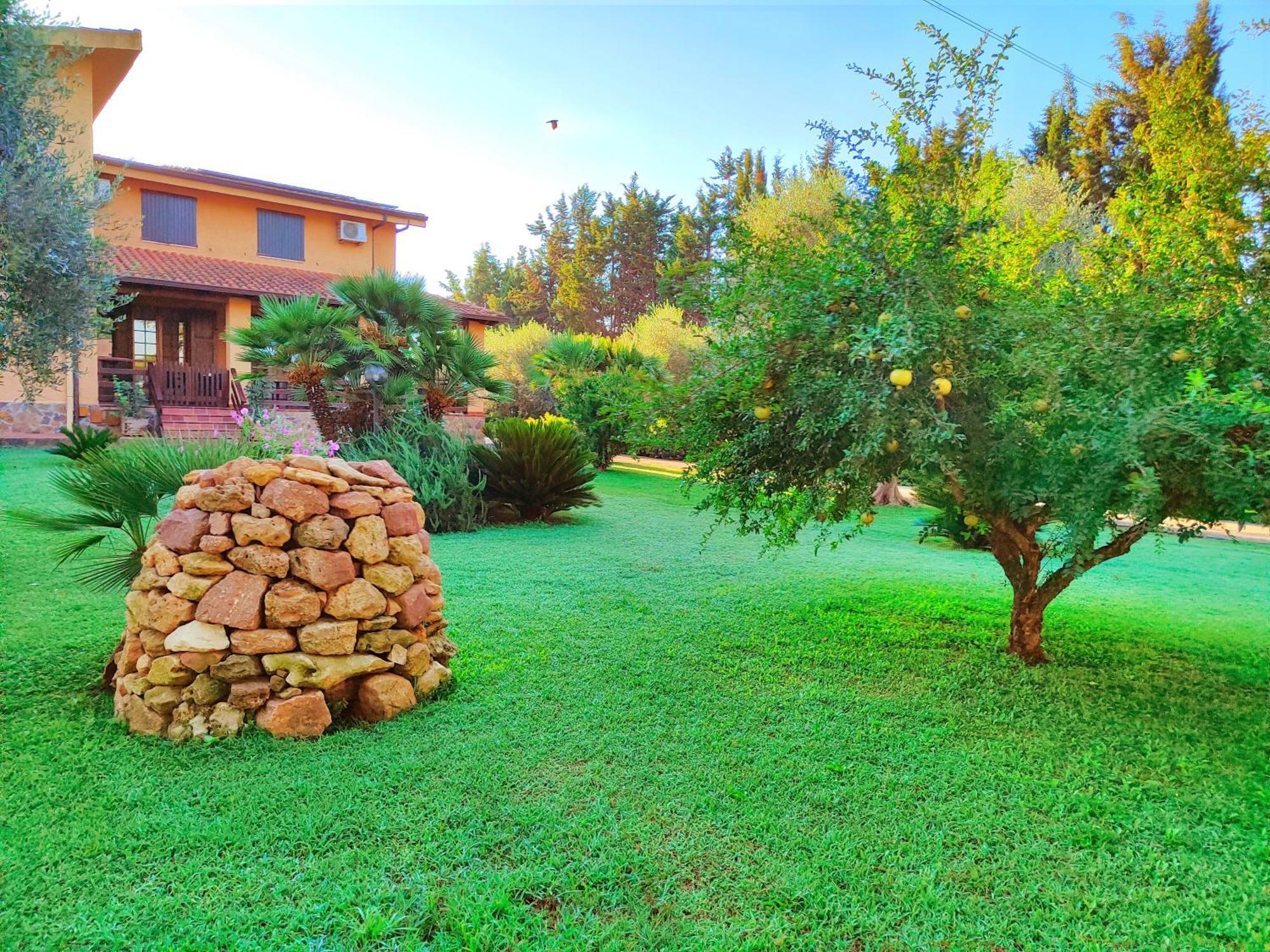 Nuraghe Bianco Bed & Breakfast Santa Maria la Palma Dış mekan fotoğraf