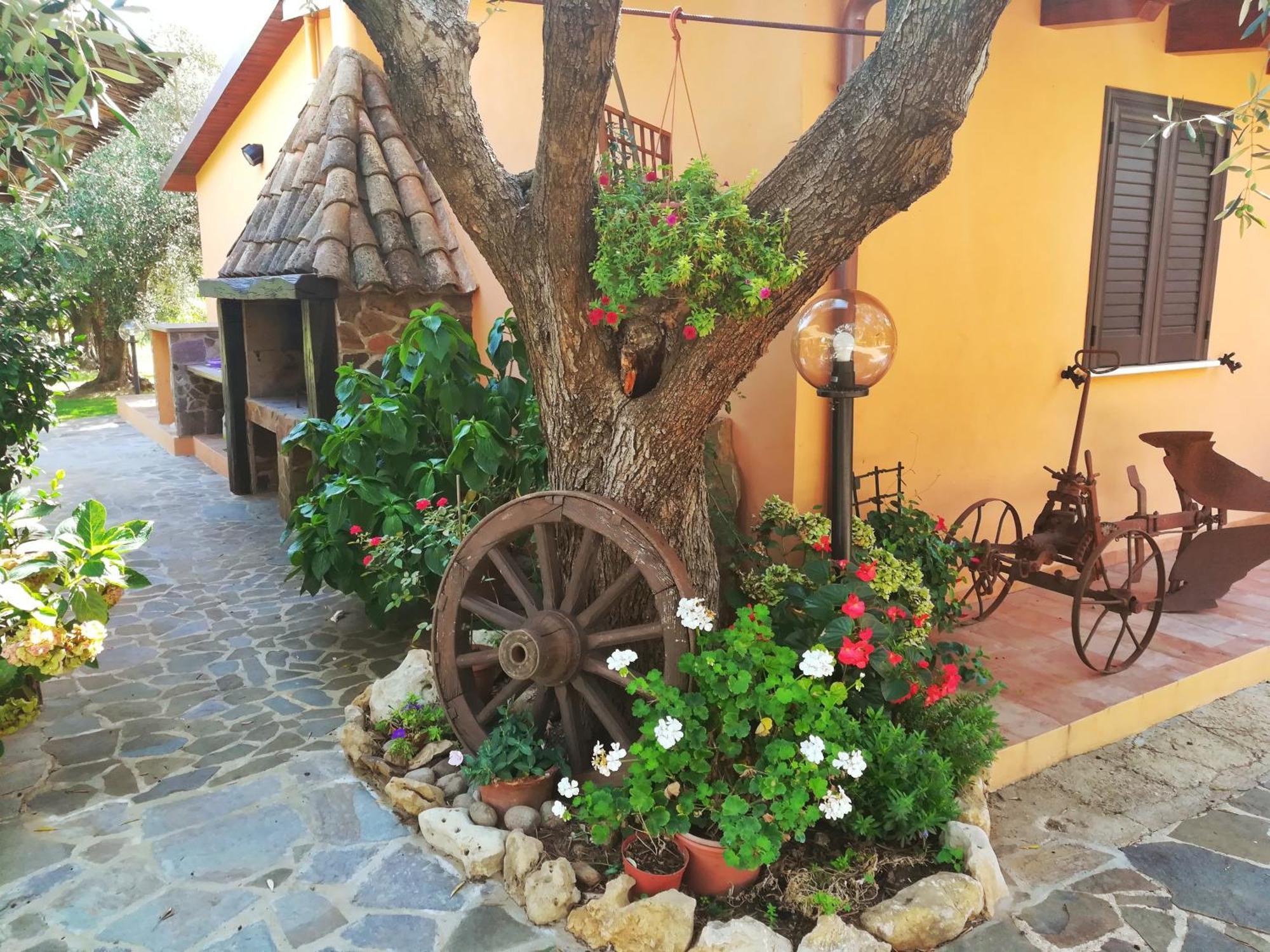 Nuraghe Bianco Bed & Breakfast Santa Maria la Palma Dış mekan fotoğraf