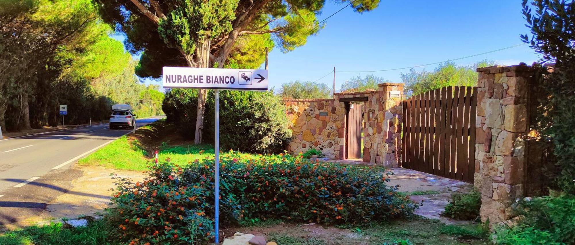 Nuraghe Bianco Bed & Breakfast Santa Maria la Palma Dış mekan fotoğraf