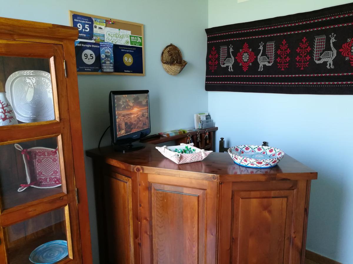 Nuraghe Bianco Bed & Breakfast Santa Maria la Palma Dış mekan fotoğraf